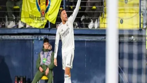 皇马欧冠领跑，卡馬文加点赞魔笛与克罗斯贡献显著！